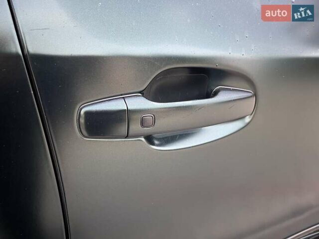 Зеленый Тойота Ленд Крузер, объемом двигателя 4.5 л и пробегом 235 тыс. км за 23500 $, фото 27 на Automoto.ua