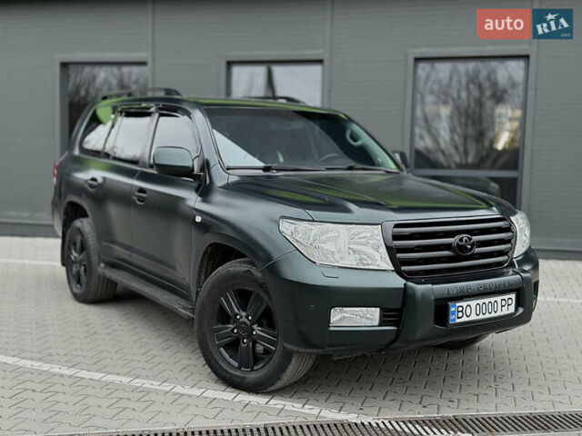 Зеленый Тойота Ленд Крузер, объемом двигателя 4.5 л и пробегом 267 тыс. км за 22999 $, фото 2 на Automoto.ua