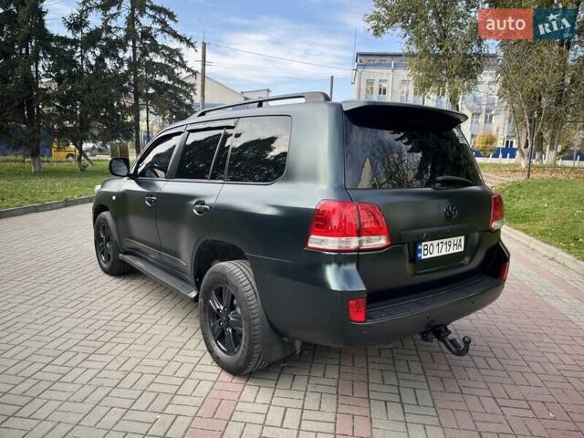 Зеленый Тойота Ленд Крузер, объемом двигателя 4.5 л и пробегом 235 тыс. км за 23500 $, фото 2 на Automoto.ua
