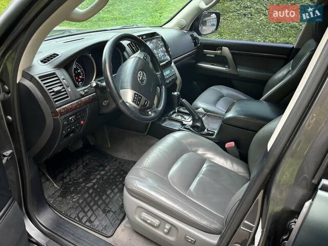 Зеленый Тойота Ленд Крузер, объемом двигателя 4.5 л и пробегом 235 тыс. км за 23500 $, фото 38 на Automoto.ua