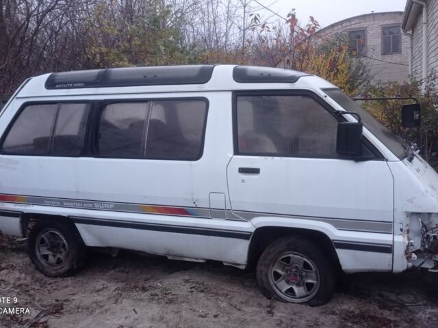 Білий Тойота Літ Айс, об'ємом двигуна 2 л та пробігом 200 тис. км за 1200 $, фото 7 на Automoto.ua