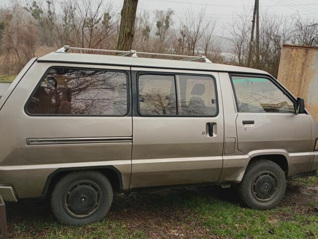 Сірий Тойота Літ Айс, об'ємом двигуна 2 л та пробігом 282 тис. км за 2130 $, фото 2 на Automoto.ua