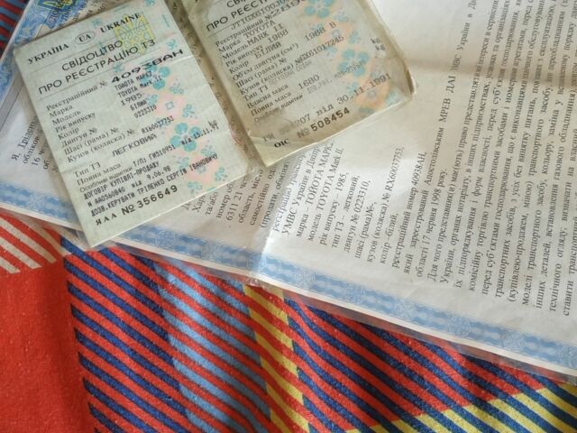 Белый Тойота Марк 2, объемом двигателя 2 л и пробегом 400 тыс. км за 1000 $, фото 18 на Automoto.ua