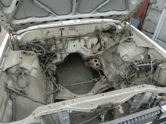 Белый Тойота Марк 2, объемом двигателя 2 л и пробегом 400 тыс. км за 1000 $, фото 5 на Automoto.ua