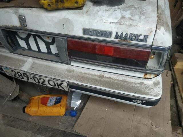 Белый Тойота Марк 2, объемом двигателя 2 л и пробегом 400 тыс. км за 1000 $, фото 10 на Automoto.ua