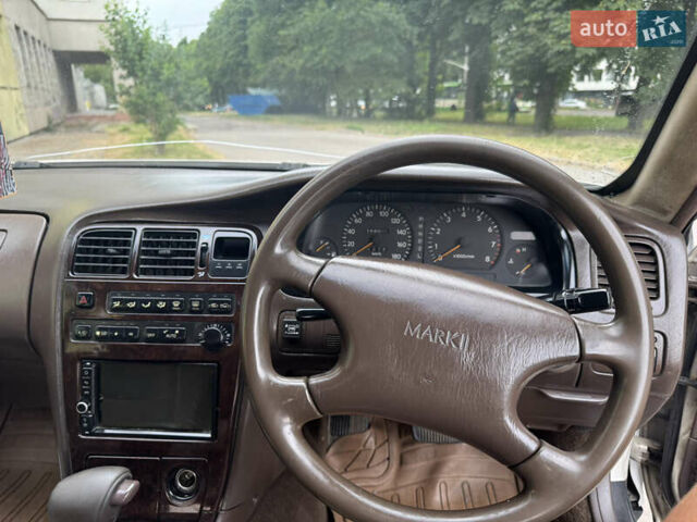 Белый Тойота Марк 2, объемом двигателя 2.5 л и пробегом 508 тыс. км за 6000 $, фото 15 на Automoto.ua