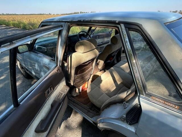 Серый Тойота Марк 2, объемом двигателя 2.2 л и пробегом 300 тыс. км за 1000 $, фото 4 на Automoto.ua