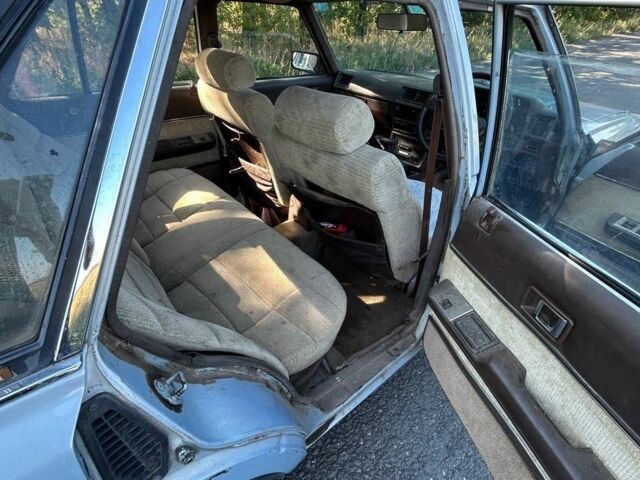 Серый Тойота Марк 2, объемом двигателя 2.2 л и пробегом 300 тыс. км за 1000 $, фото 2 на Automoto.ua