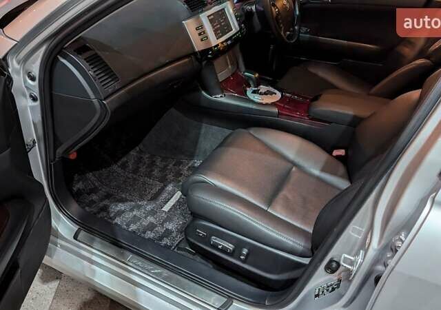 Серый Тойота Марк X, объемом двигателя 2.5 л и пробегом 190 тыс. км за 10100 $, фото 39 на Automoto.ua