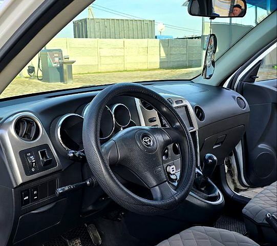 Білий Тойота Matrix, об'ємом двигуна 1.8 л та пробігом 260 тис. км за 55000 $, фото 2 на Automoto.ua