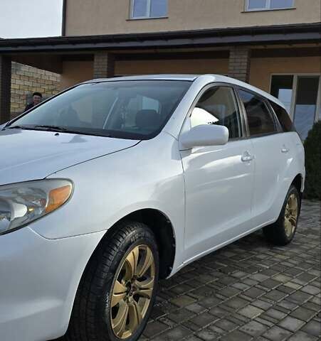 Белый Тойота Матрикс, объемом двигателя 1.79 л и пробегом 200 тыс. км за 5500 $, фото 3 на Automoto.ua