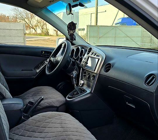 Білий Тойота Matrix, об'ємом двигуна 1.8 л та пробігом 260 тис. км за 55000 $, фото 7 на Automoto.ua