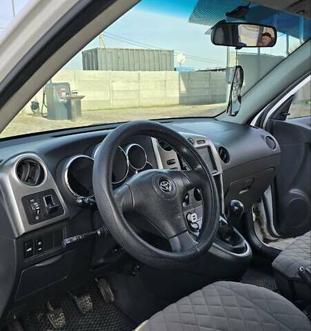 Белый Тойота Матрикс, объемом двигателя 1.79 л и пробегом 200 тыс. км за 5500 $, фото 10 на Automoto.ua