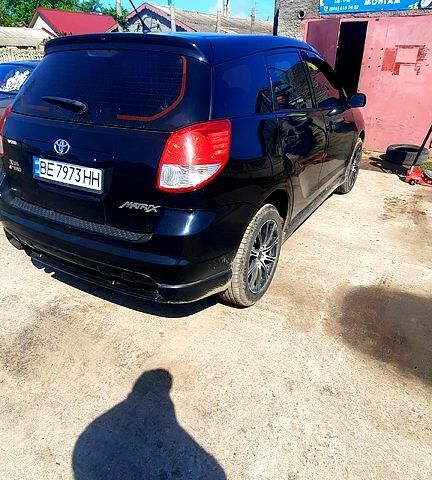 Черный Тойота Матрикс, объемом двигателя 1.8 л и пробегом 153 тыс. км за 5500 $, фото 2 на Automoto.ua