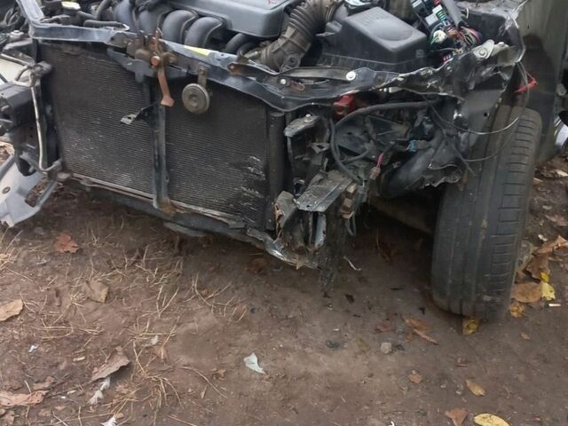 Чорний Тойота Matrix, об'ємом двигуна 1.8 л та пробігом 270 тис. км за 2500 $, фото 2 на Automoto.ua