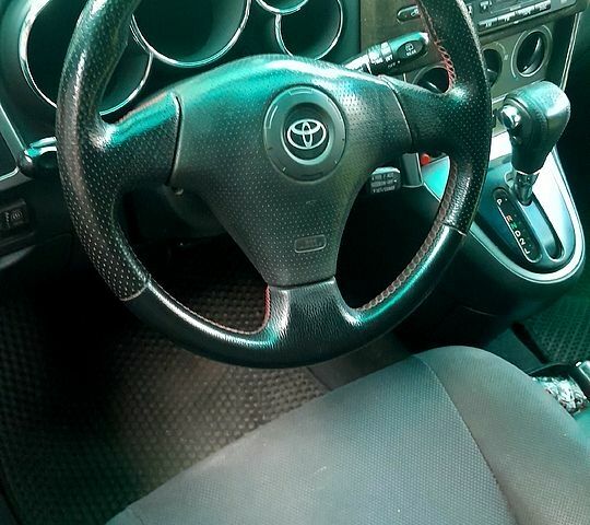 Красный Тойота Матрикс, объемом двигателя 1.8 л и пробегом 285 тыс. км за 4600 $, фото 5 на Automoto.ua
