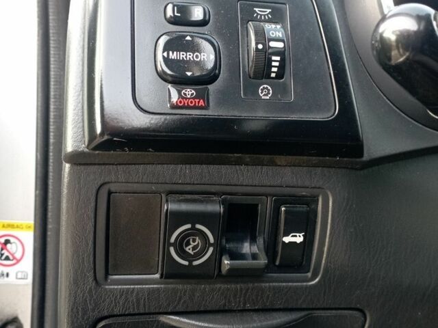 Серый Тойота Матрикс, объемом двигателя 1.8 л и пробегом 240 тыс. км за 5800 $, фото 7 на Automoto.ua