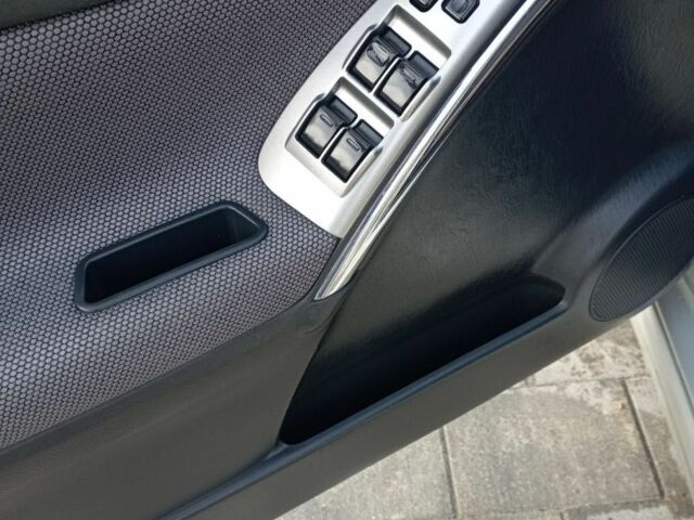 Серый Тойота Матрикс, объемом двигателя 1.8 л и пробегом 240 тыс. км за 5800 $, фото 10 на Automoto.ua