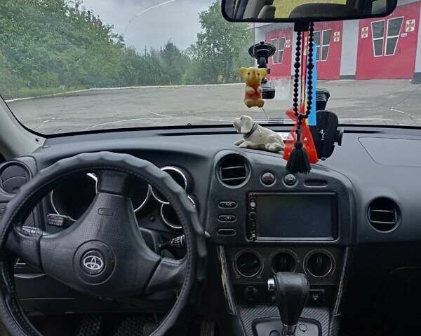 Сірий Тойота Matrix, об'ємом двигуна 1.79 л та пробігом 252 тис. км за 4600 $, фото 5 на Automoto.ua