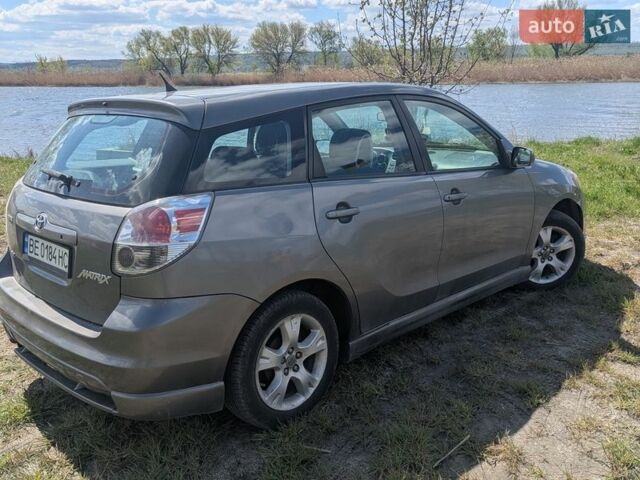 Серый Тойота Матрикс, объемом двигателя 1.79 л и пробегом 170 тыс. км за 6200 $, фото 4 на Automoto.ua