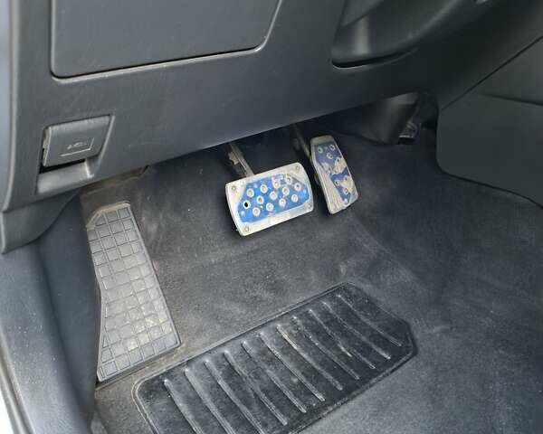 Синій Тойота Matrix, об'ємом двигуна 1.8 л та пробігом 247 тис. км за 4700 $, фото 23 на Automoto.ua