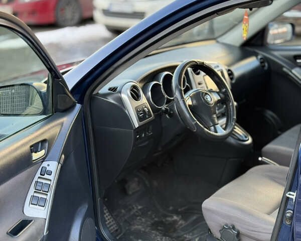 Синій Тойота Matrix, об'ємом двигуна 1.8 л та пробігом 250 тис. км за 4999 $, фото 11 на Automoto.ua