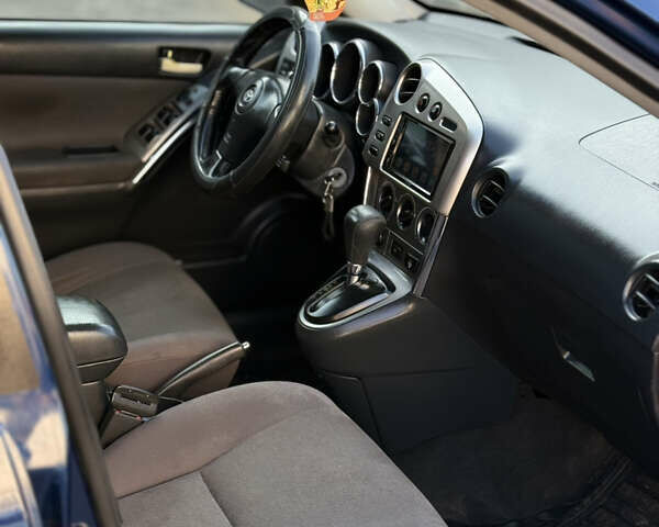 Синій Тойота Matrix, об'ємом двигуна 1.8 л та пробігом 250 тис. км за 4999 $, фото 12 на Automoto.ua