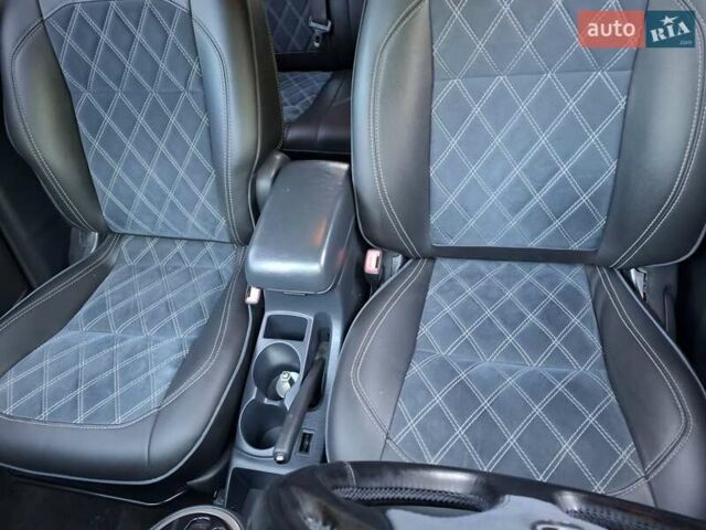 Синій Тойота Matrix, об'ємом двигуна 1.8 л та пробігом 247 тис. км за 4700 $, фото 19 на Automoto.ua