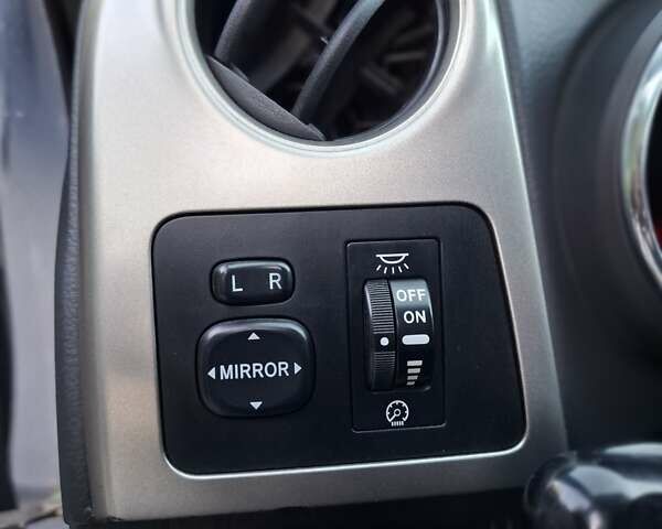 Синій Тойота Matrix, об'ємом двигуна 1.8 л та пробігом 247 тис. км за 4700 $, фото 29 на Automoto.ua