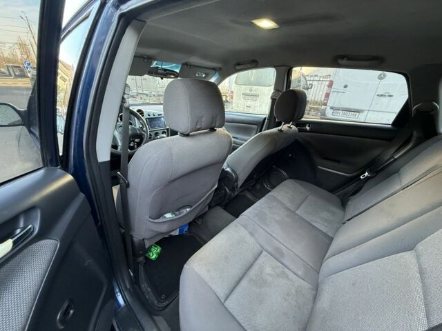 Синій Тойота Matrix, об'ємом двигуна 1.8 л та пробігом 250 тис. км за 4999 $, фото 17 на Automoto.ua