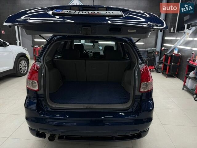 Синій Тойота Matrix, об'ємом двигуна 1.8 л та пробігом 167 тис. км за 5800 $, фото 4 на Automoto.ua