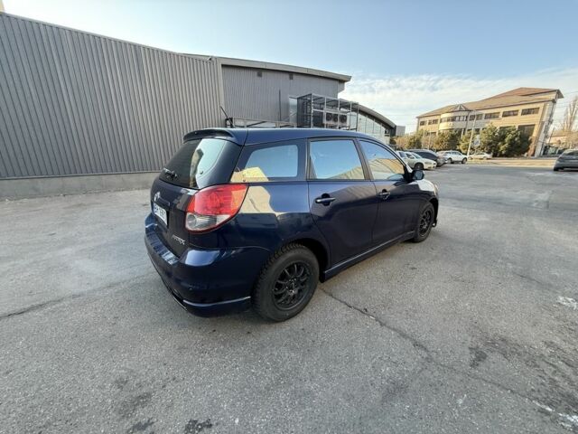 Синій Тойота Matrix, об'ємом двигуна 1.8 л та пробігом 250 тис. км за 4999 $, фото 5 на Automoto.ua