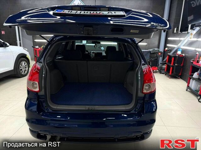 Синій Тойота Matrix, об'ємом двигуна 1.8 л та пробігом 167 тис. км за 5800 $, фото 1 на Automoto.ua