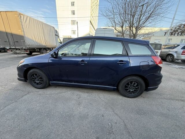 Синій Тойота Matrix, об'ємом двигуна 1.8 л та пробігом 250 тис. км за 4999 $, фото 11 на Automoto.ua