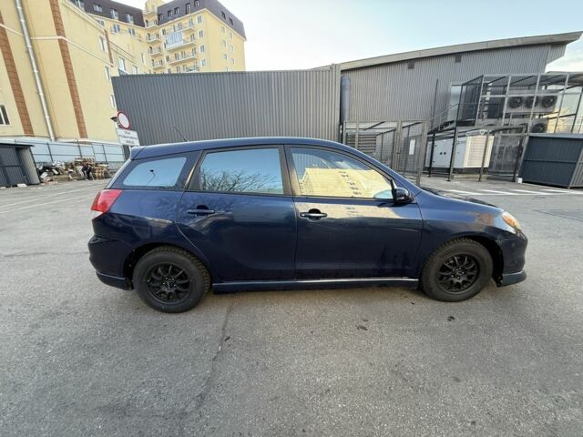 Синій Тойота Matrix, об'ємом двигуна 1.8 л та пробігом 250 тис. км за 4999 $, фото 3 на Automoto.ua