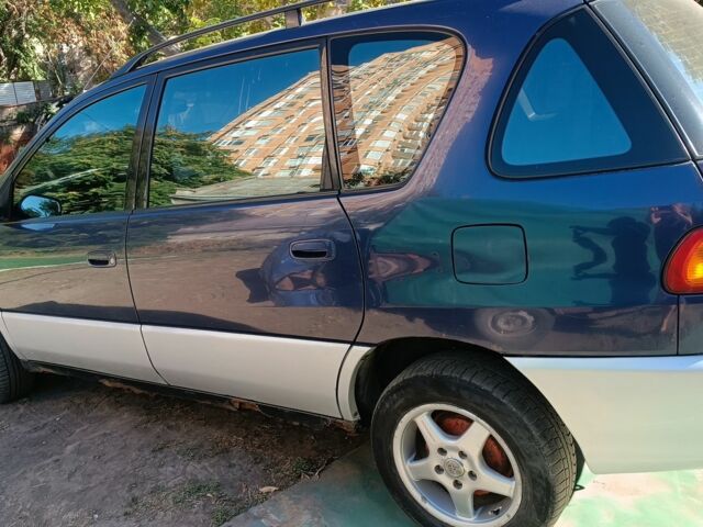 Синий Тойота Пикник, объемом двигателя 0 л и пробегом 320 тыс. км за 3500 $, фото 2 на Automoto.ua