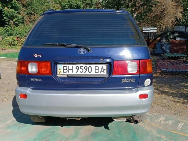 Синий Тойота Пикник, объемом двигателя 0 л и пробегом 320 тыс. км за 3500 $, фото 1 на Automoto.ua