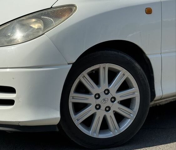 Белый Тойота Превиа, объемом двигателя 2.4 л и пробегом 280 тыс. км за 5299 $, фото 4 на Automoto.ua