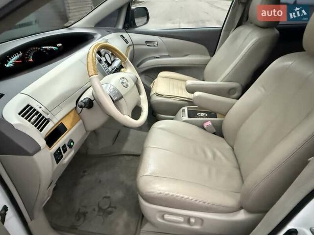 Белый Тойота Превиа, объемом двигателя 2.36 л и пробегом 182 тыс. км за 9500 $, фото 34 на Automoto.ua