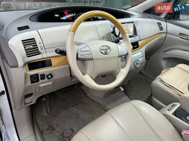 Белый Тойота Превиа, объемом двигателя 2.36 л и пробегом 182 тыс. км за 9500 $, фото 38 на Automoto.ua