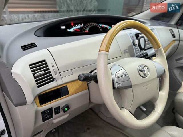 Белый Тойота Превиа, объемом двигателя 2.36 л и пробегом 182 тыс. км за 9500 $, фото 41 на Automoto.ua