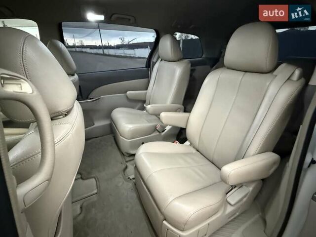 Белый Тойота Превиа, объемом двигателя 2.36 л и пробегом 182 тыс. км за 9500 $, фото 44 на Automoto.ua