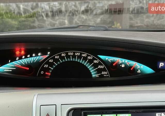 Белый Тойота Превиа, объемом двигателя 2.36 л и пробегом 182 тыс. км за 9500 $, фото 80 на Automoto.ua