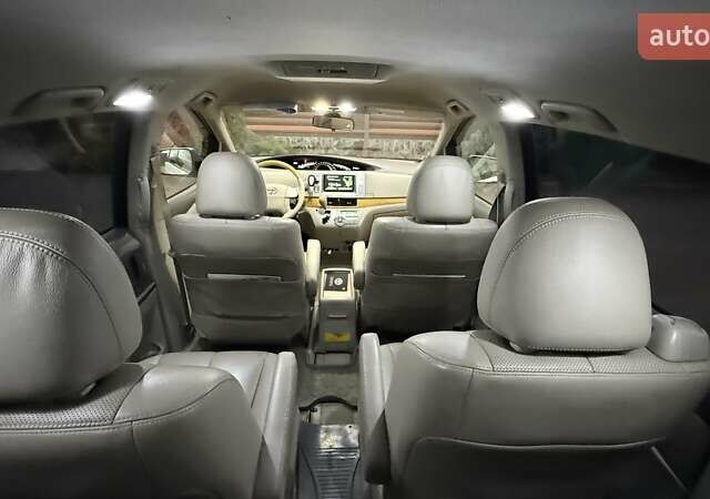 Белый Тойота Превиа, объемом двигателя 2.36 л и пробегом 182 тыс. км за 9500 $, фото 85 на Automoto.ua