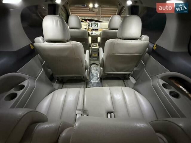 Белый Тойота Превиа, объемом двигателя 2.36 л и пробегом 182 тыс. км за 9500 $, фото 72 на Automoto.ua