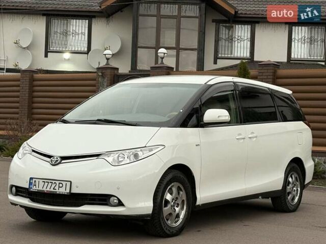 Белый Тойота Превиа, объемом двигателя 2.36 л и пробегом 182 тыс. км за 9500 $, фото 6 на Automoto.ua
