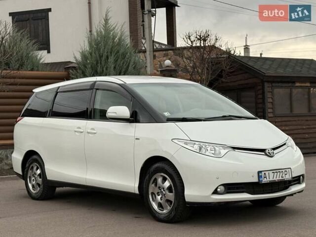 Белый Тойота Превиа, объемом двигателя 2.36 л и пробегом 182 тыс. км за 9500 $, фото 15 на Automoto.ua