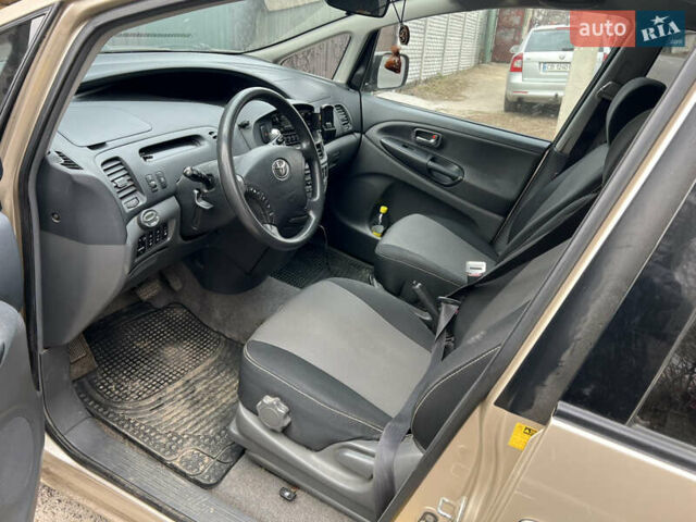 Бежевый Тойота Превиа, объемом двигателя 2.4 л и пробегом 185 тыс. км за 8500 $, фото 28 на Automoto.ua