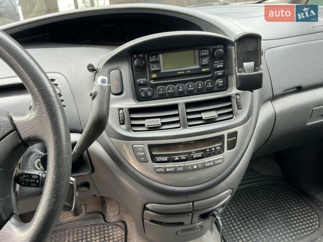 Бежевый Тойота Превиа, объемом двигателя 2.4 л и пробегом 185 тыс. км за 8500 $, фото 31 на Automoto.ua