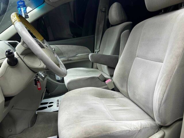 Черный Тойота Превиа, объемом двигателя 2.4 л и пробегом 430 тыс. км за 6600 $, фото 8 на Automoto.ua